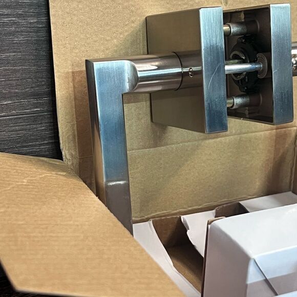 Modern Brushed Nickel Metal Interior Door Handles with Lock. Halifax Square. NIB - Picture 9 of 9